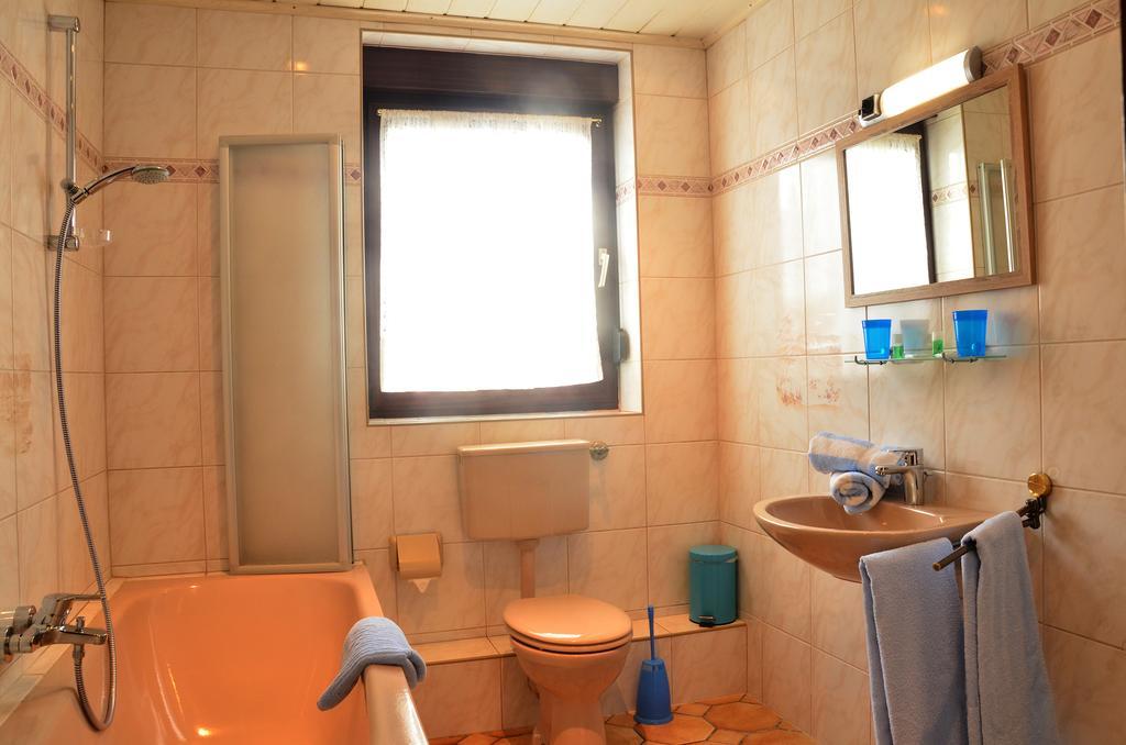 Haus Scheuten Hotel Дуйсбург Екстериор снимка