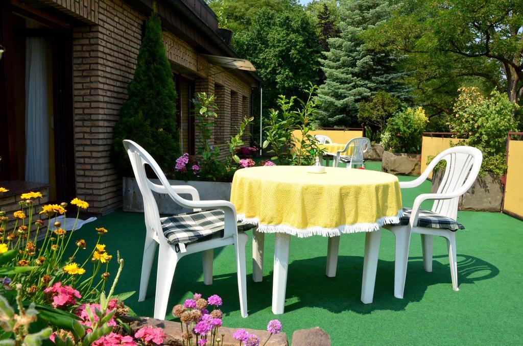 Haus Scheuten Hotel Дуйсбург Екстериор снимка